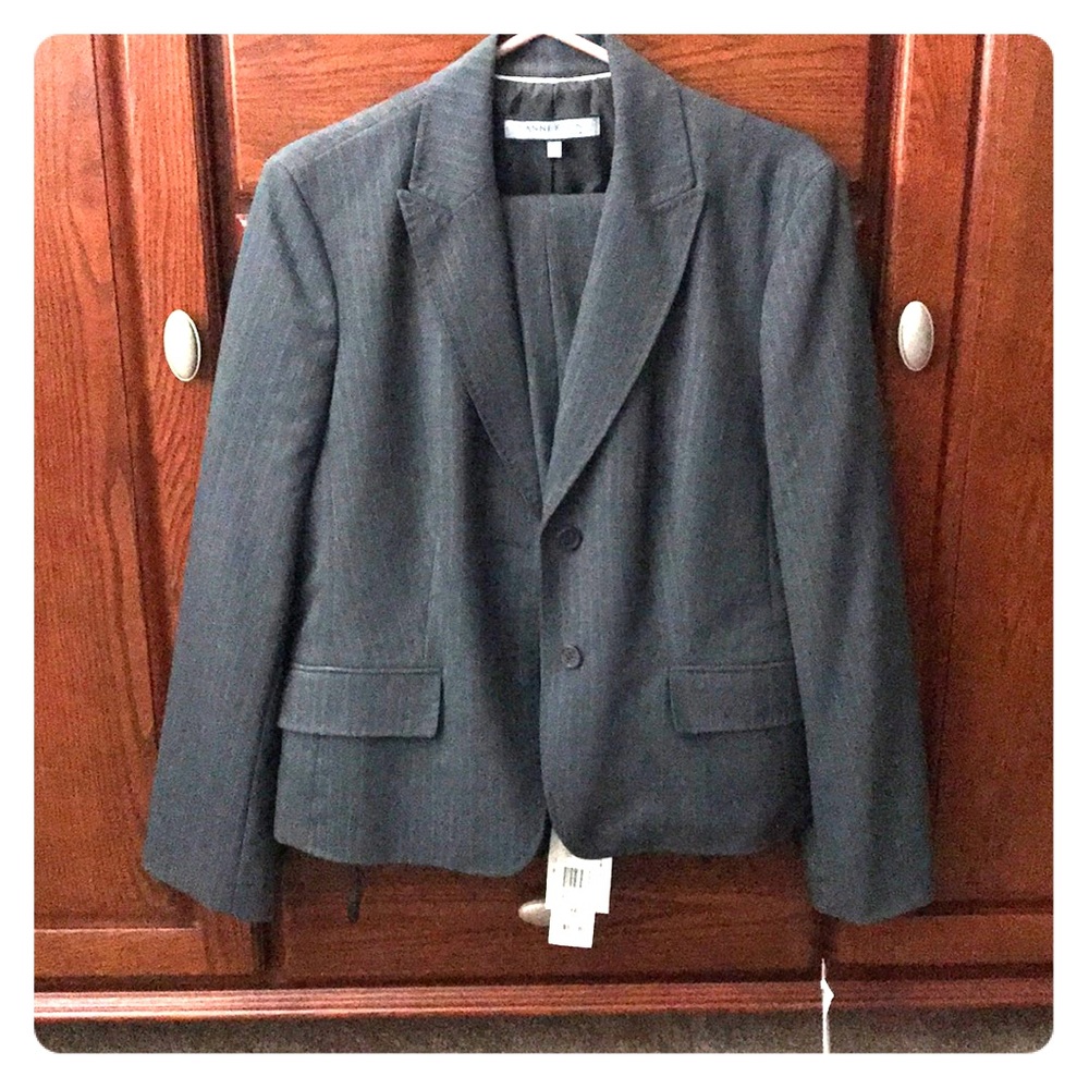 Women’s suit
